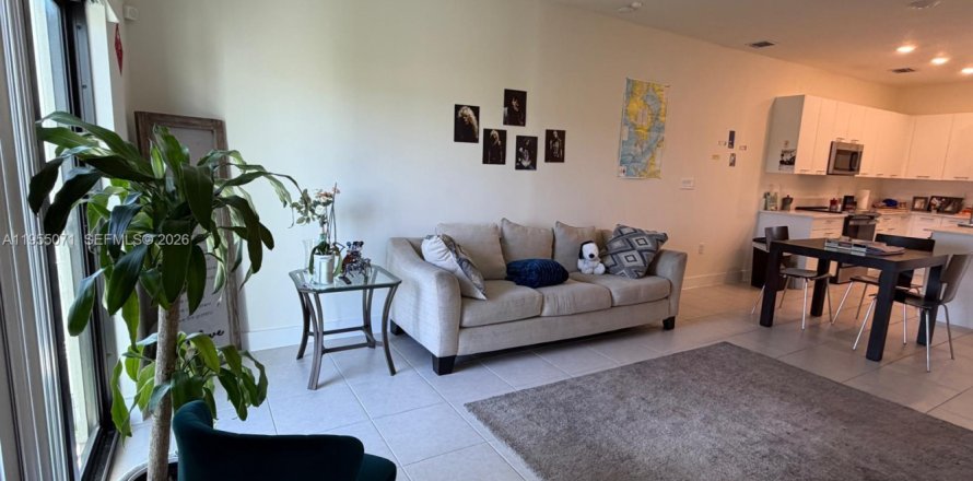 Condo in Doral, Florida, 1 bedroom in URBANA № 2182010