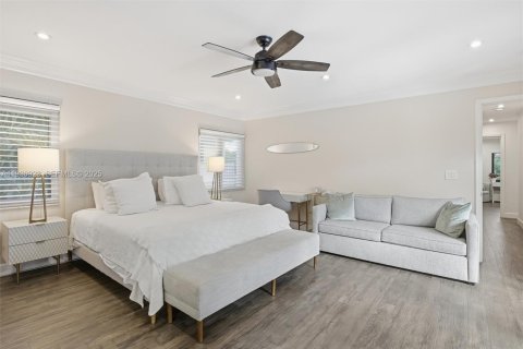 House in Coral Gables, Florida 6 bedrooms, 311.22 sq.m. № 1994833 - photo 23