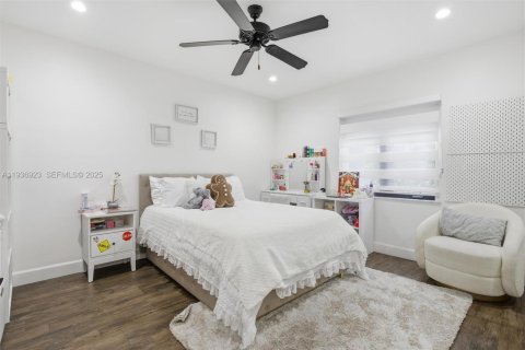 House in Coral Gables, Florida 6 bedrooms, 311.22 sq.m. № 1994833 - photo 28