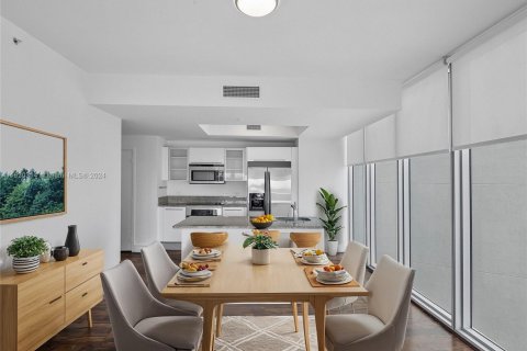 Condominio en venta en Miami, Florida, 2 dormitorios, 123.28 m2 № 1985484 - foto 3
