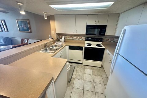 Condo in Hudson, Florida, 2 bedrooms  № 1598090 - photo 5