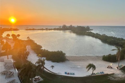 Condo in Hudson, Florida, 2 bedrooms  № 1598090 - photo 17