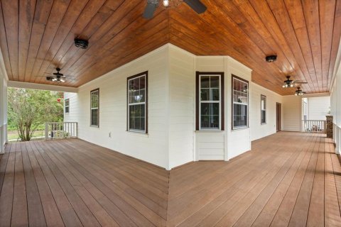 House in Tavares, Florida 4 bedrooms, 367.89 sq.m. № 1905833 - photo 5