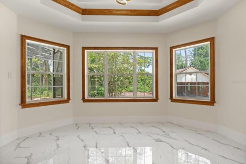 House in Tavares, Florida 4 bedrooms, 367.89 sq.m. № 1905833 - photo 16