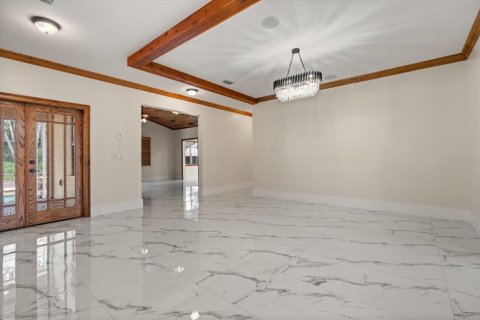 House in Tavares, Florida 4 bedrooms, 367.89 sq.m. № 1905833 - photo 7