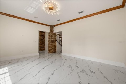 House in Tavares, Florida 4 bedrooms, 367.89 sq.m. № 1905833 - photo 11