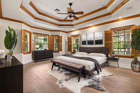 House in Tavares, Florida 4 bedrooms, 367.89 sq.m. № 1905833 - photo 19