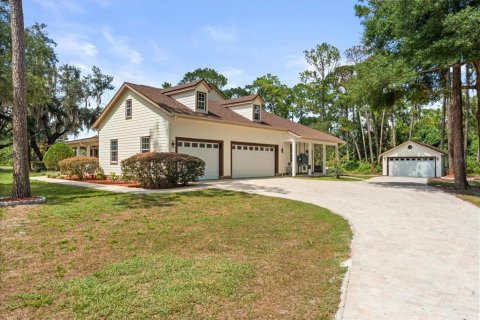 House in Tavares, Florida 4 bedrooms, 367.89 sq.m. № 1905833 - photo 3