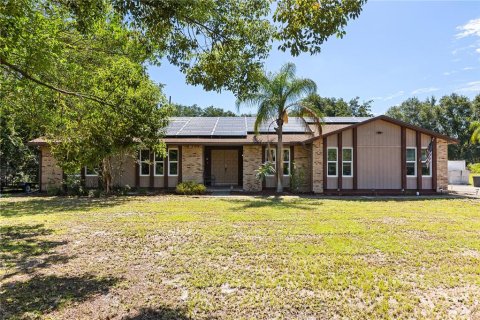 Casa en venta en Deltona, Florida, 4 dormitorios, 200.2 m2 № 1876111 - foto 1