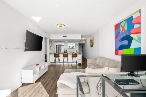 Condo in Miami, Florida, 2 bedrooms № 2052796 - photo 13