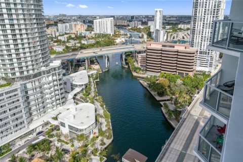 Condo in Miami, Florida, 2 bedrooms № 2052796 - photo 29