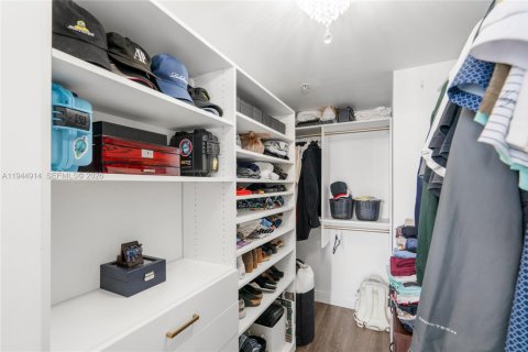 Condo in Miami, Florida, 2 bedrooms № 2052796 - photo 30