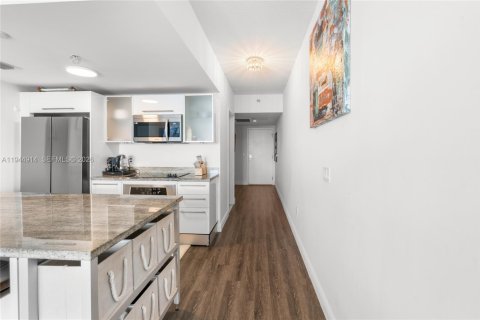 Condo in Miami, Florida, 2 bedrooms № 2052796 - photo 4