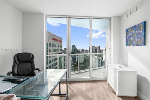 Condo in Miami, Florida, 2 bedrooms № 2052796 - photo 17