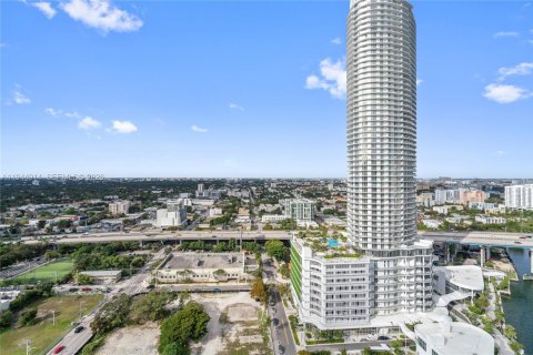 Condo in Miami, Florida, 2 bedrooms № 2052796 - photo 27
