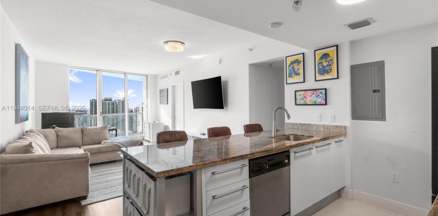 Condo in Miami, Florida, 2 bedrooms № 2052796