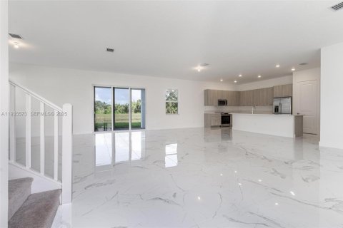 Casa en venta en Davie, Florida, 4 dormitorios, 274.25 m2 № 2053341 - foto 3