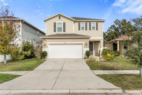 House in Gibsonton, Florida 4 bedrooms, 198.16 sq.m. № 2136133