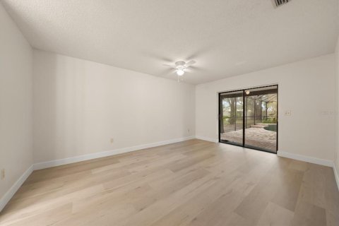 House in Tampa, Florida 4 bedrooms, 189.89 sq.m. № 2201138 - photo 11