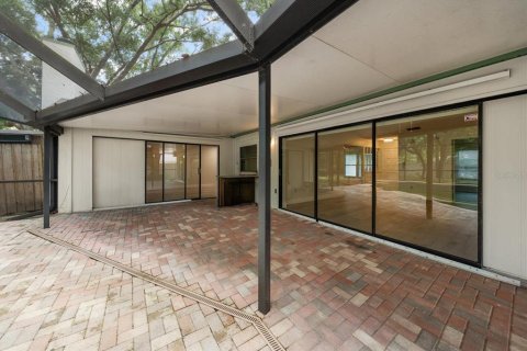 House in Tampa, Florida 4 bedrooms, 189.89 sq.m. № 2201138 - photo 23