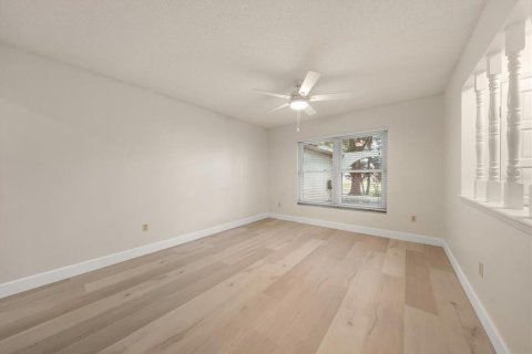 House in Tampa, Florida 4 bedrooms, 189.89 sq.m. № 2201138 - photo 17