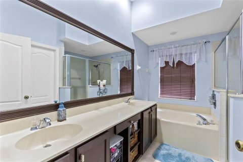 Villa ou maison à vendre à Sorrento, Floride: 4 chambres, 184.88 m2 № 2148709 - photo 14