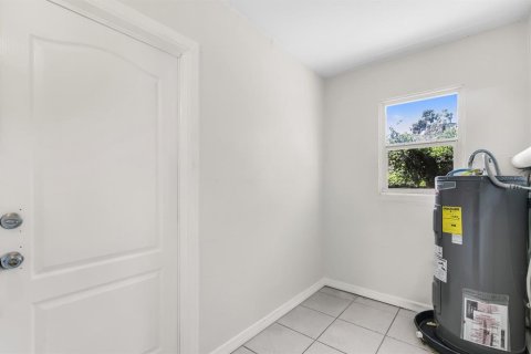 House in Tampa, Florida 3 bedrooms, 78.04 sq.m. № 2422700 - photo 19