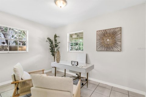 House in Tampa, Florida 3 bedrooms, 78.04 sq.m. № 2422700 - photo 16
