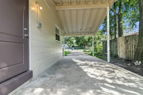 House in Tampa, Florida 3 bedrooms, 78.04 sq.m. № 2422700 - photo 4
