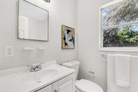 House in Tampa, Florida 3 bedrooms, 78.04 sq.m. № 2422700 - photo 14