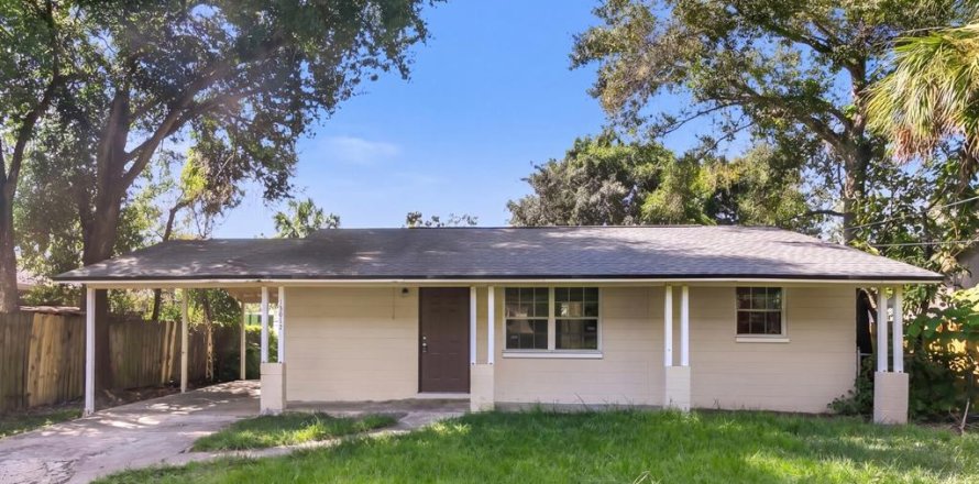 House in Tampa, Florida 3 bedrooms, 78.04 sq.m. № 2422700