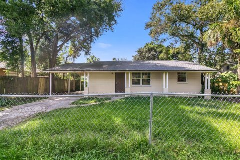 House in Tampa, Florida 3 bedrooms, 78.04 sq.m. № 2422700 - photo 2