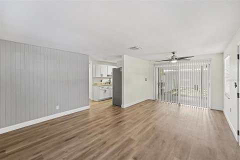 Casa en venta en Seminole, Florida, 4 dormitorios, 112.41 m2 № 2094000 - foto 7