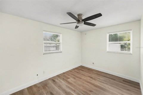 Casa en venta en Seminole, Florida, 4 dormitorios, 112.41 m2 № 2094000 - foto 11