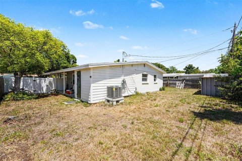 Casa en venta en Seminole, Florida, 4 dormitorios, 112.41 m2 № 2094000 - foto 21