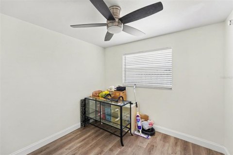 Casa en venta en Seminole, Florida, 4 dormitorios, 112.41 m2 № 2094000 - foto 17