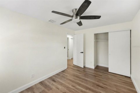 Casa en venta en Seminole, Florida, 4 dormitorios, 112.41 m2 № 2094000 - foto 9