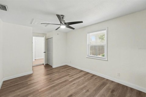 Casa en venta en Seminole, Florida, 4 dormitorios, 112.41 m2 № 2094000 - foto 13