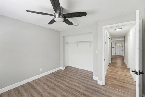 Casa en venta en Seminole, Florida, 4 dormitorios, 112.41 m2 № 2094000 - foto 8