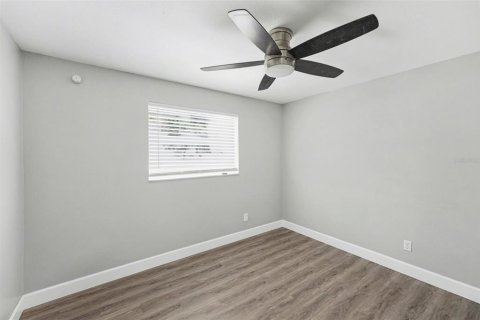 Casa en venta en Seminole, Florida, 4 dormitorios, 112.41 m2 № 2094000 - foto 12