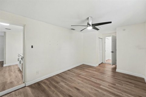 Casa en venta en Seminole, Florida, 4 dormitorios, 112.41 m2 № 2094000 - foto 15