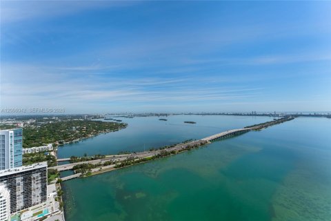 Condo in Miami, Florida, 5 bedrooms  № 2076121 - photo 30