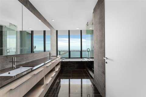 Condo in Miami, Florida, 5 bedrooms  № 2076121 - photo 9
