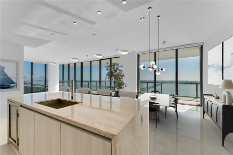 Condo in Miami, Florida, 5 bedrooms  № 2076121 - photo 25