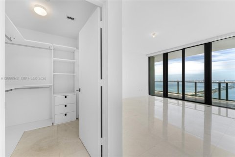 Condo in Miami, Florida, 5 bedrooms  № 2076121 - photo 6