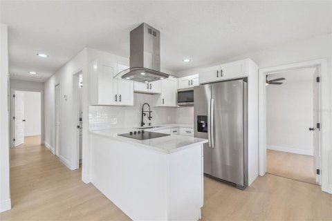 Villa ou maison à vendre à Tampa, Floride: 4 chambres, 112.6 m2 № 1909198 - photo 13