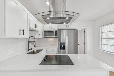 Villa ou maison à vendre à Tampa, Floride: 4 chambres, 112.6 m2 № 1909198 - photo 21