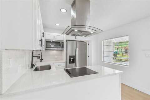 Villa ou maison à vendre à Tampa, Floride: 4 chambres, 112.6 m2 № 1909198 - photo 22