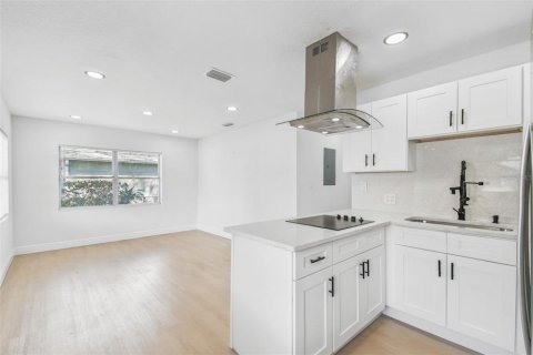 Villa ou maison à vendre à Tampa, Floride: 4 chambres, 112.6 m2 № 1909198 - photo 24