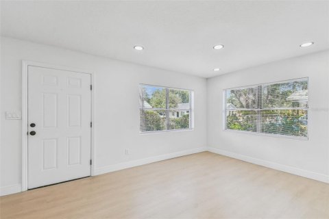 Villa ou maison à vendre à Tampa, Floride: 4 chambres, 112.6 m2 № 1909198 - photo 11